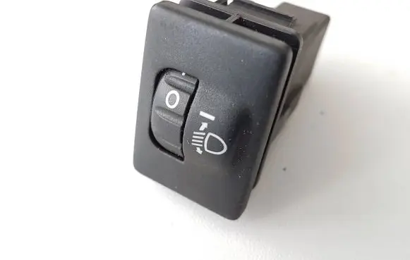 Lexus CT 200H Headlight level height control switch 8415202080