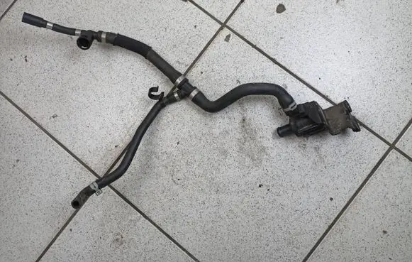 Ford Escape III Electric auxiliary coolant/water pump DS7G-8C419-CB