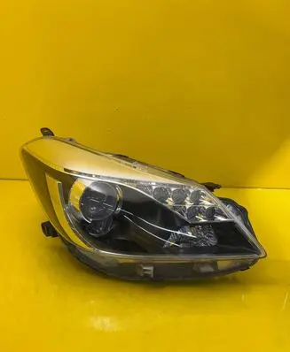 Toyota Yaris Headlight/headlamp