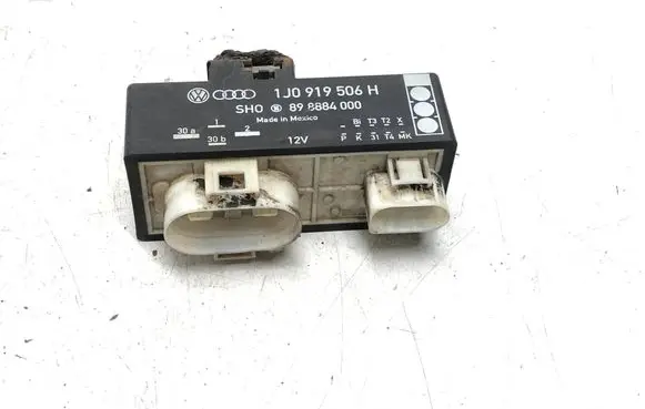 Coolant fan relay