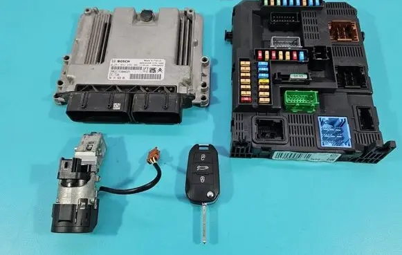 Peugeot 301 Engine control unit/module ECU 0281032456 IMPRK1586014