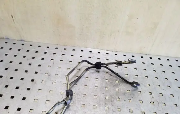 Mazda 3 II Fuel line pipe