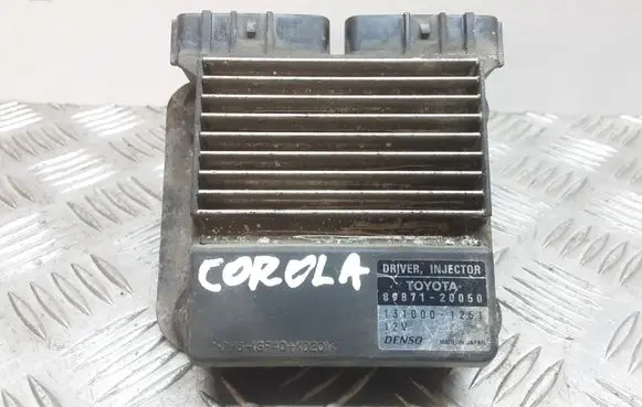 Toyota Corolla E120 E130 Fuel injection control unit/module 8987120050