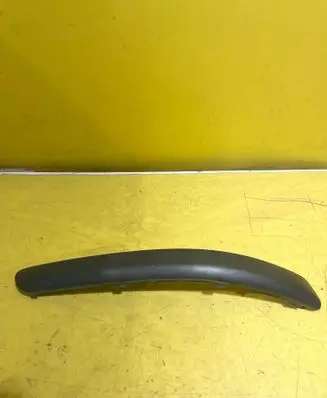 Volkswagen Polo IV 9N3 Front bumper splitter molding 6Q0807718