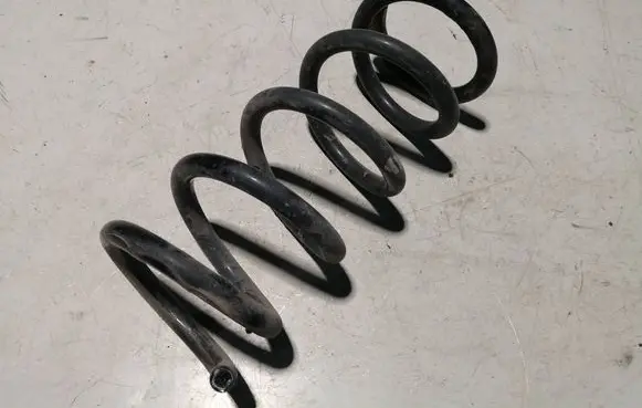 Nissan Pathfinder R52 Rear coil spring