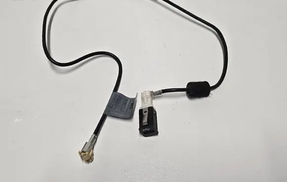 BMW X5 E70 USB socket connector 9196797 11032011 9237656