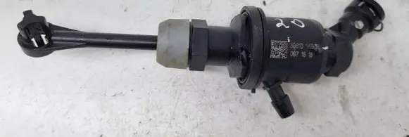 Nissan Juke I F15 Clutch master cylinder 306101KB0B