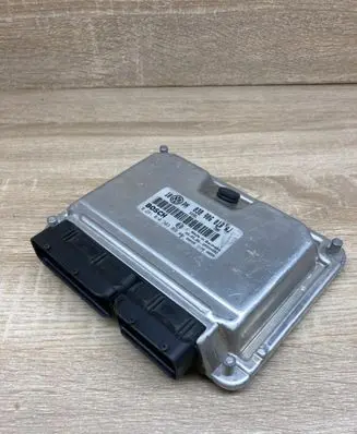 Volkswagen PASSAT B5 Engine control unit/module ECU 038906019AJ 0281010303
