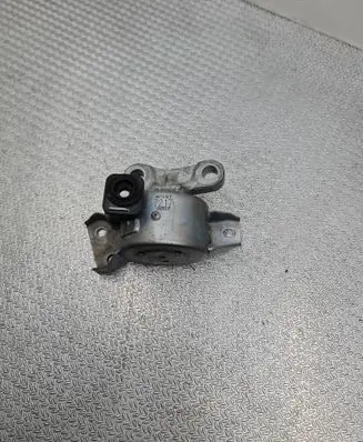 Opel Corsa E Engine mount bracket 13427217 0611182 7217