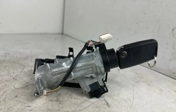Volkswagen Golf VII Ignition lock 5Q0905865A