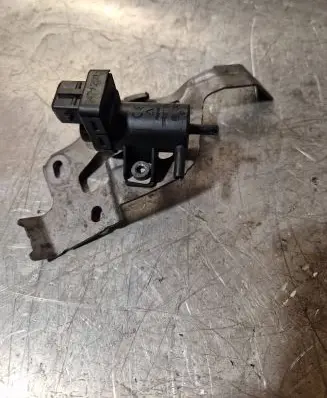 Nissan NV300 Turbo solenoid valve 8200762162