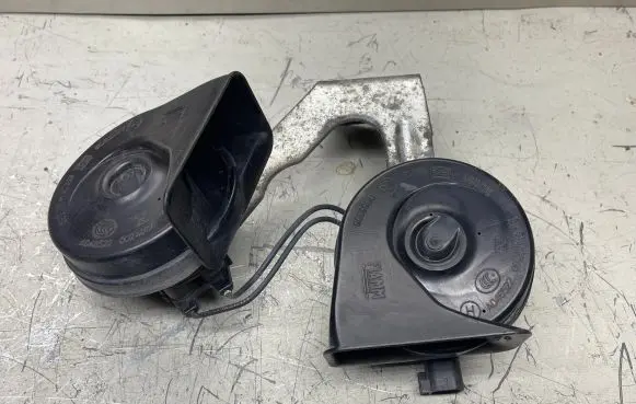 Opel Insignia A Horn signal 20857424