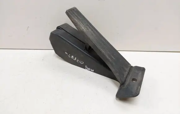BMW 1 E81 E87 Accelerator throttle pedal 3542677093501 6PV00937920 6770935