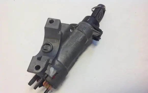 Volkswagen Golf IV Ignition lock 4B0905851C