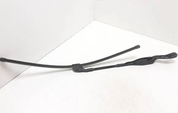 Mercedes-Benz E W211 Front wiper blade arm A2118200644