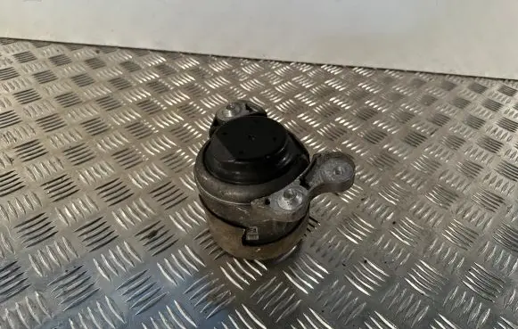 Mercedes-Benz GLC X253 C253 Engine mount bracket A2052407900