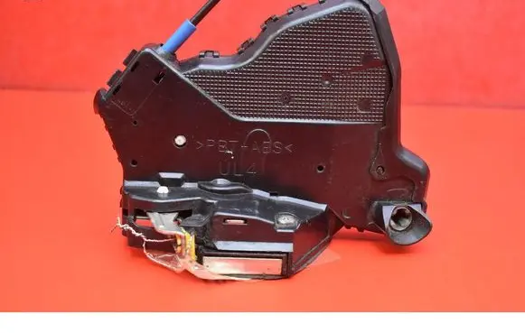 Toyota Corolla Verso E121 Front door lock