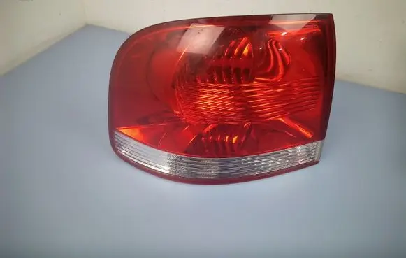 Volkswagen Touareg I Rear/tail lights 7L6945095K