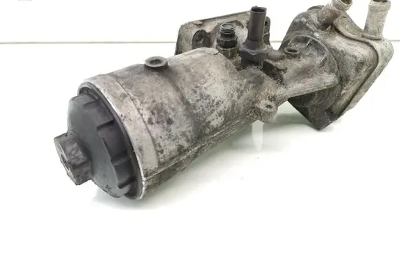 Oil filter mounting bracket
