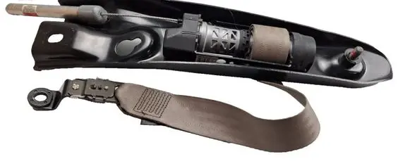 Volvo XC90 Front seatbelt 8686631