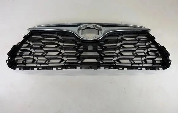 Toyota Highlander XU70 Front bumper upper radiator grill 53111-0E250 G114