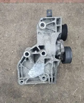 Opel Zafira C A/C compressor mount bracket 55582510 532274354