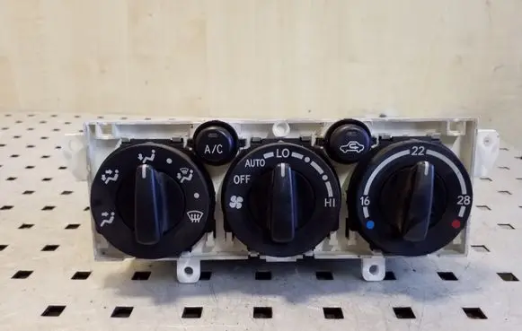 Toyota Avensis T220 Climate control unit 5590005090 MB1464308380