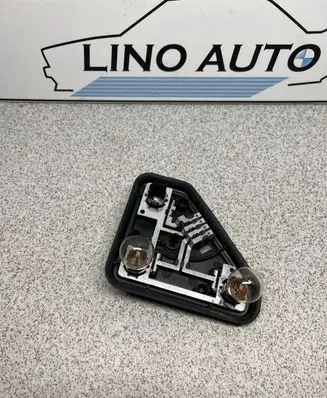 BMW 5 E39 Tail light bulb cover holder 8371325