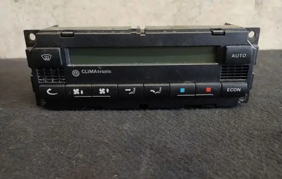Volkswagen PASSAT B5.5 Climate control unit