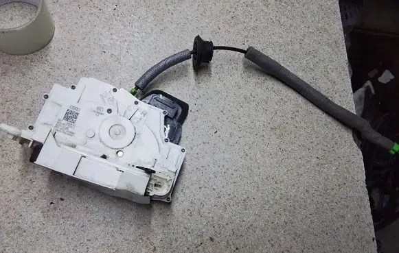 Audi Q8 Front door lock 4K1837015J