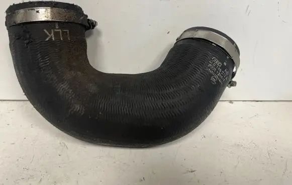 Audi Q7 4L Air intake hose/pipe 4L0145872A