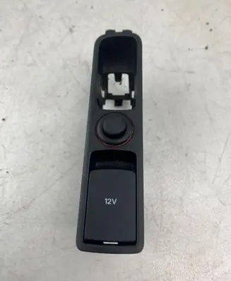 Audi Q3 8U Cigarette lighter 8U2863349C 5408802