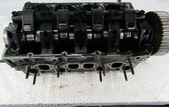 Volkswagen PASSAT B6 Engine head 038103373R