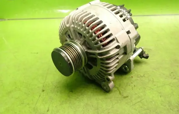 Volkswagen PASSAT B6 Generator/alternator STX100205R