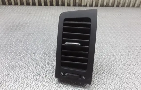 Toyota Corolla Verso E121 Dash center air vent grill