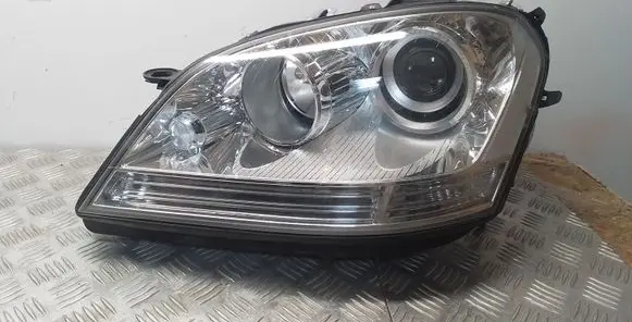 Mercedes-Benz ML W164 Headlight/headlamp