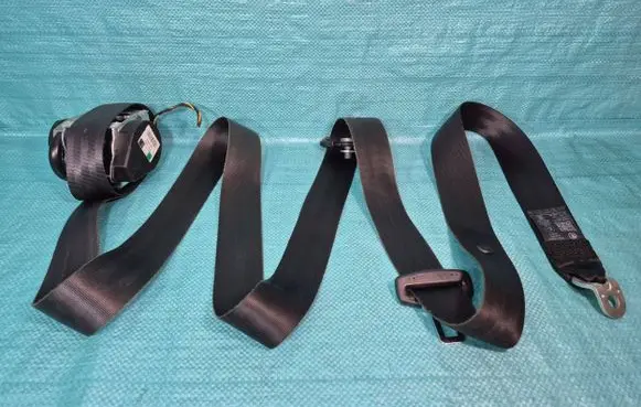 Skoda Yeti (5L) Front seatbelt 5L0857702A 615233400
