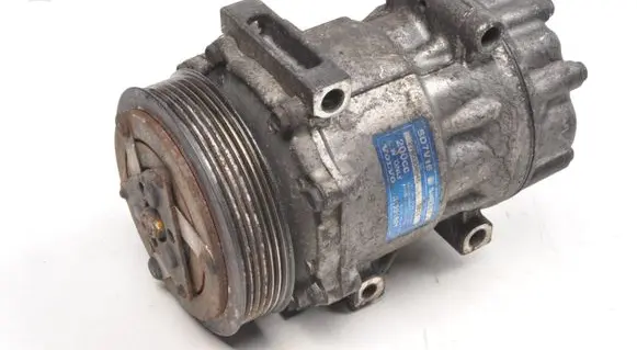 Volvo V50 Air conditioning (A/C) compressor (pump) 31291881