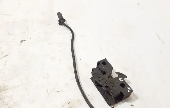 Volkswagen PASSAT B8 Engine bonnet (hood) release handle 5G1823509C