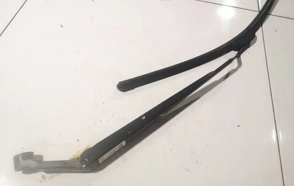 Toyota Corolla Verso AR10 Front wiper blade arm