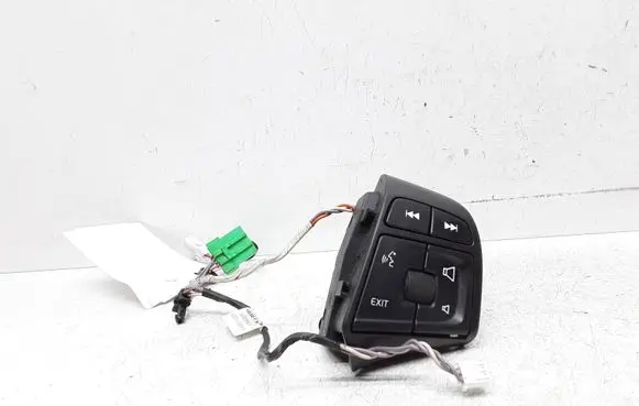 Steering wheel buttons/switches