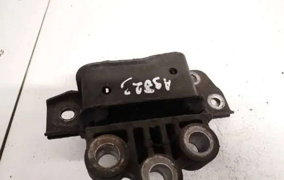 Fiat Punto (188) Engine mount bracket