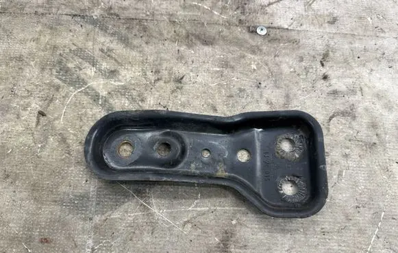 Volkswagen Tiguan Other front suspension part 5Q0199518E