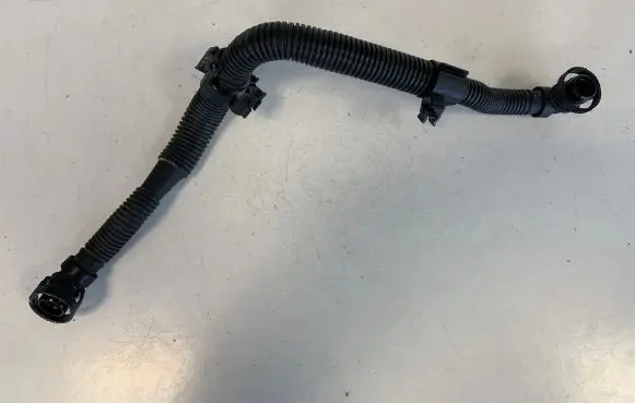 Audi Q5 SQ5 Breather hose/pipe 06N103213