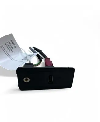 Volvo XC90 USB socket connector 31389705