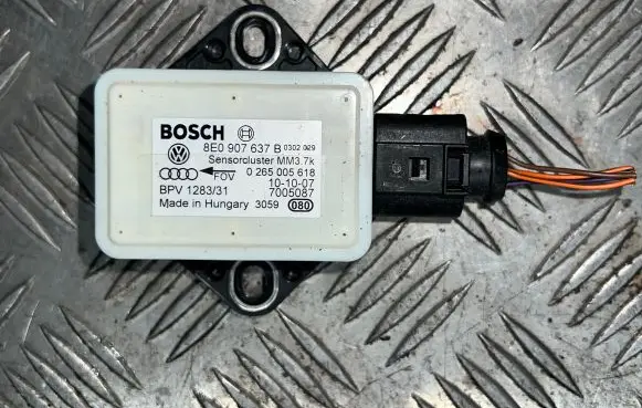 Audi A6 S6 C6 4F ESP acceleration yaw rate sensor 8E0907637B 0265005618