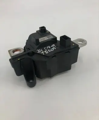 Tesla Model Y Battery control module P108933402K