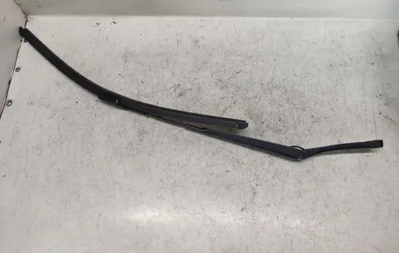 Volkswagen Golf V Windshield/front glass wiper blade 
