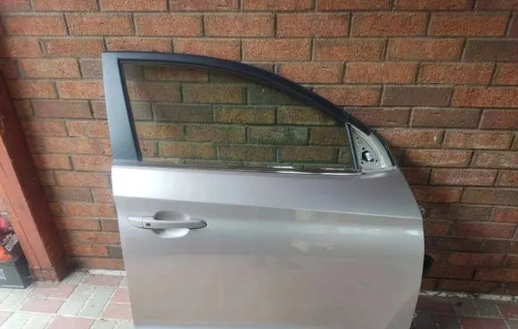 Hyundai Tucson TL Front door