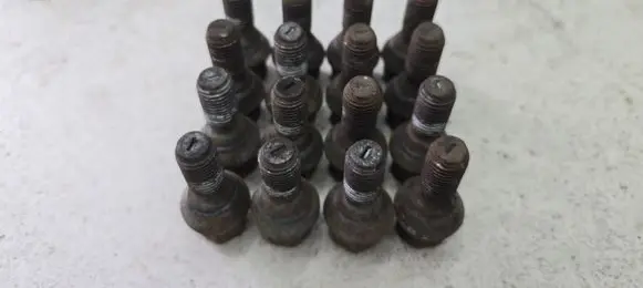 Dacia Sandero III Nuts/bolts
